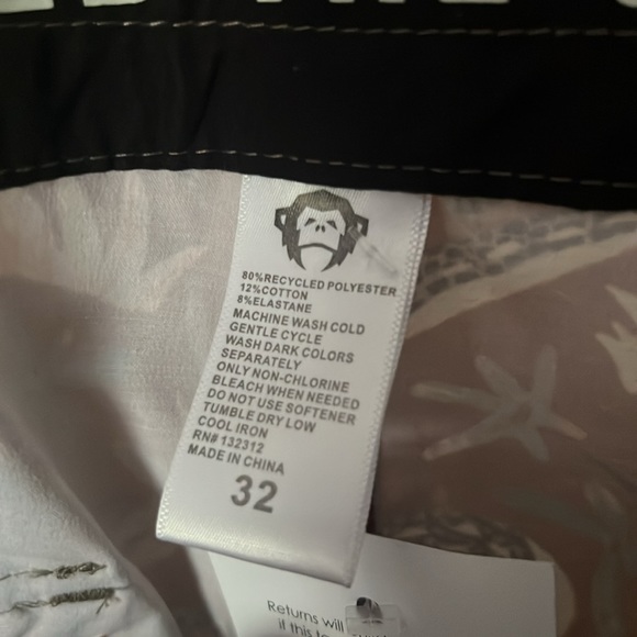 Brand New. Never Worn Howler Brothers Stretch Bruja Boardshortd Lazy Gator . - Picture 8 of 8